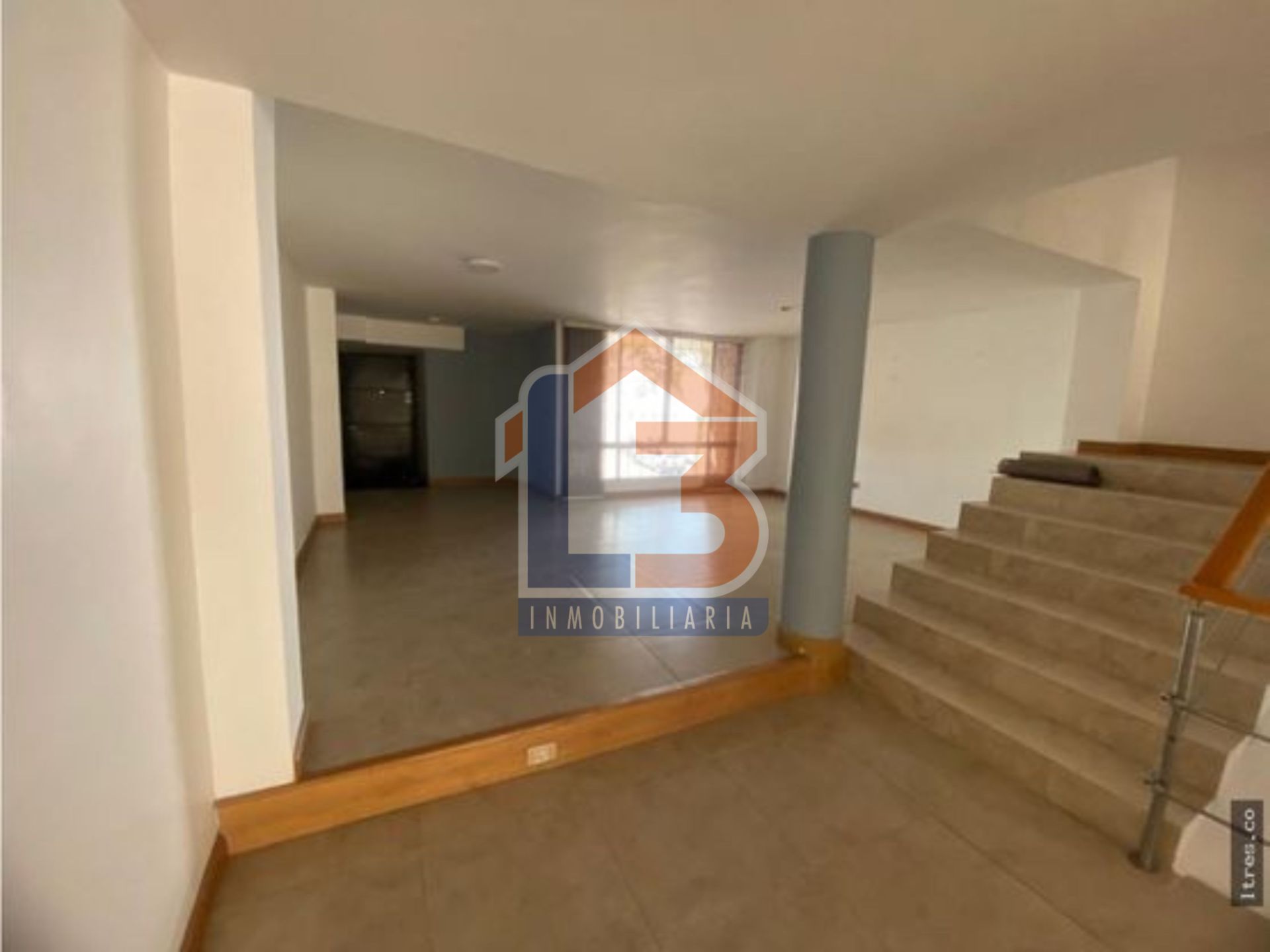 SE VENDE CASA EN LAURELES 2..jpg