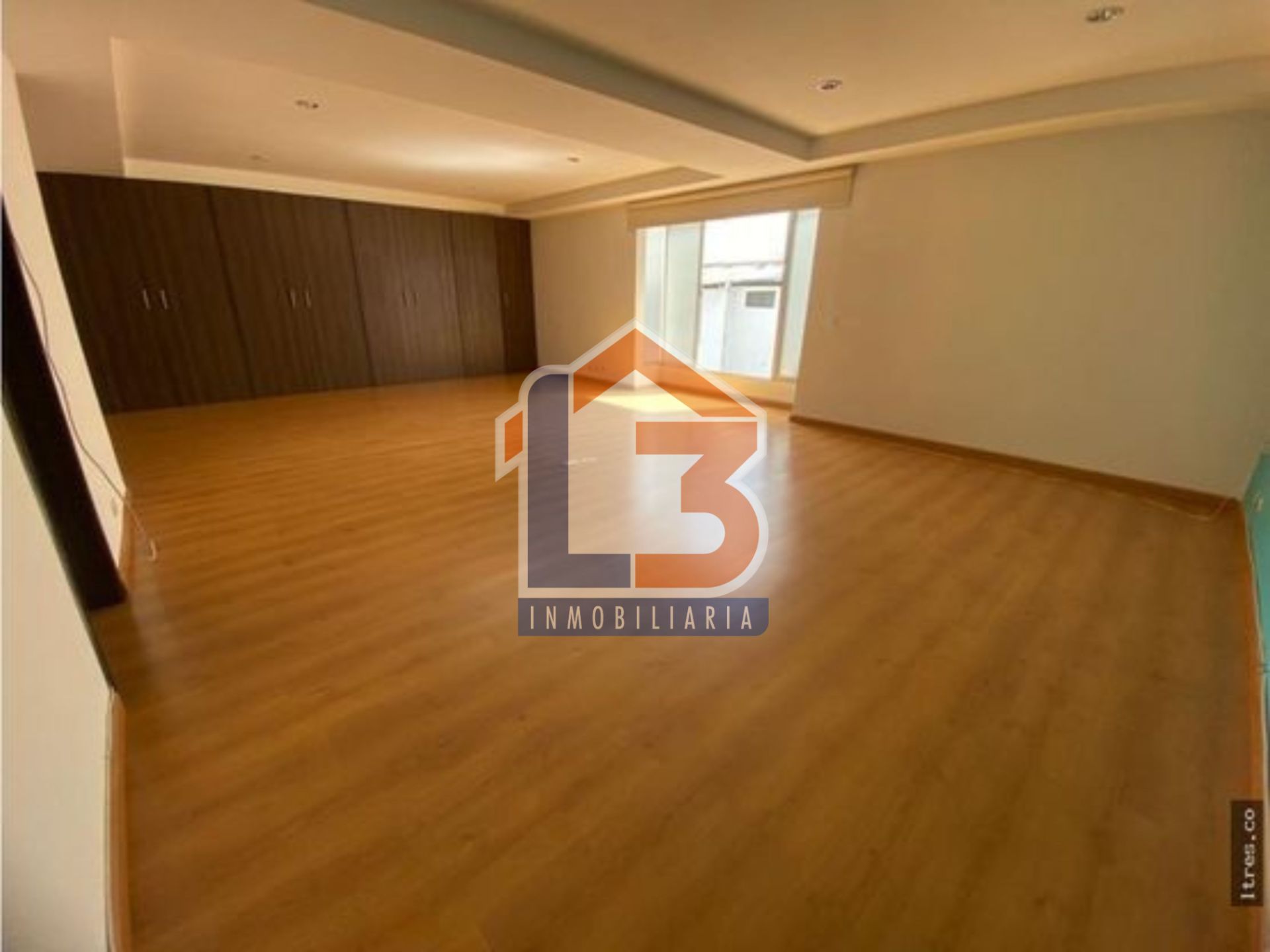 SE VENDE CASA EN LAURELES 10..jpg