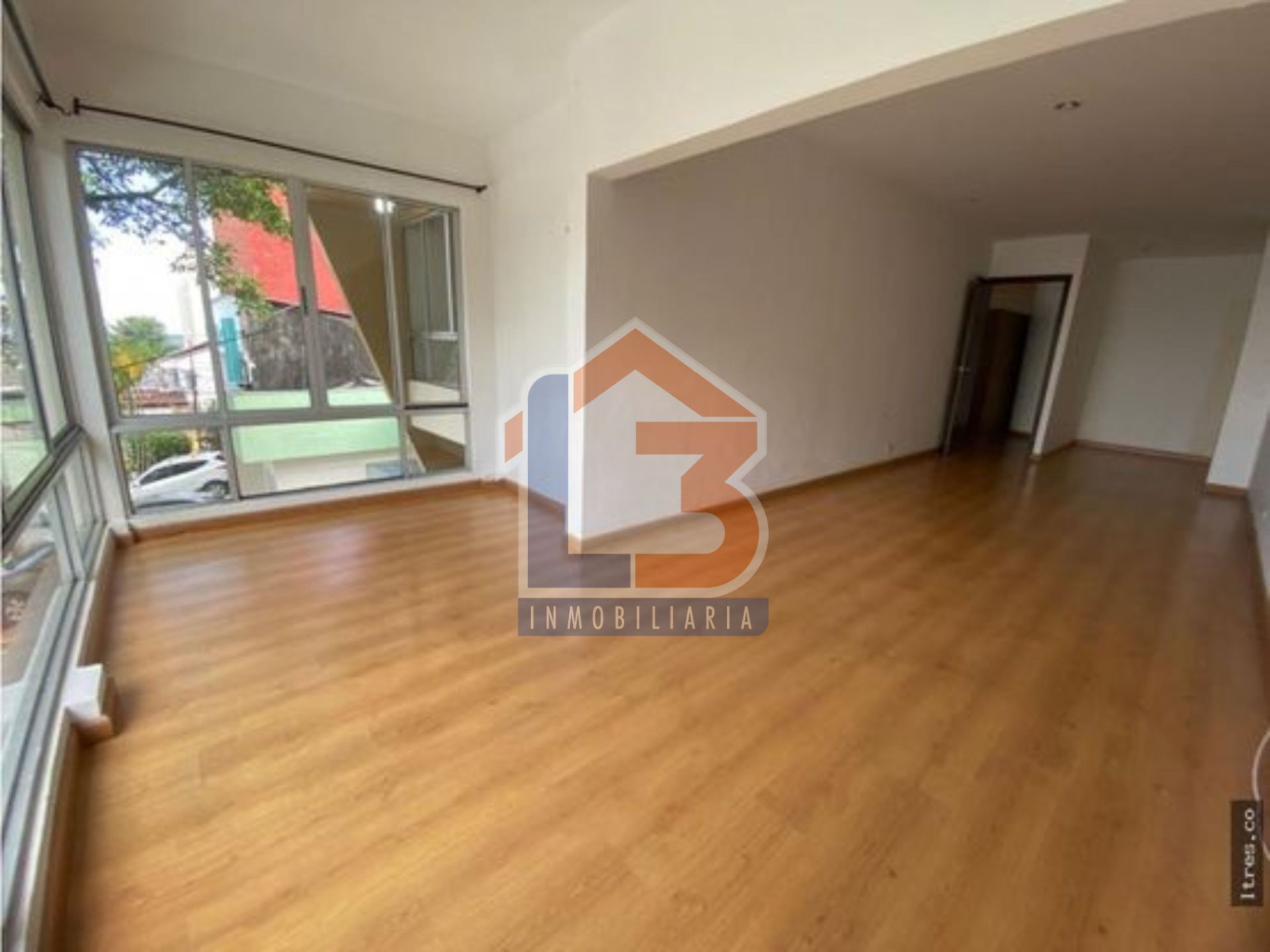 SE VENDE CASA EN LAURELES 12..jpg