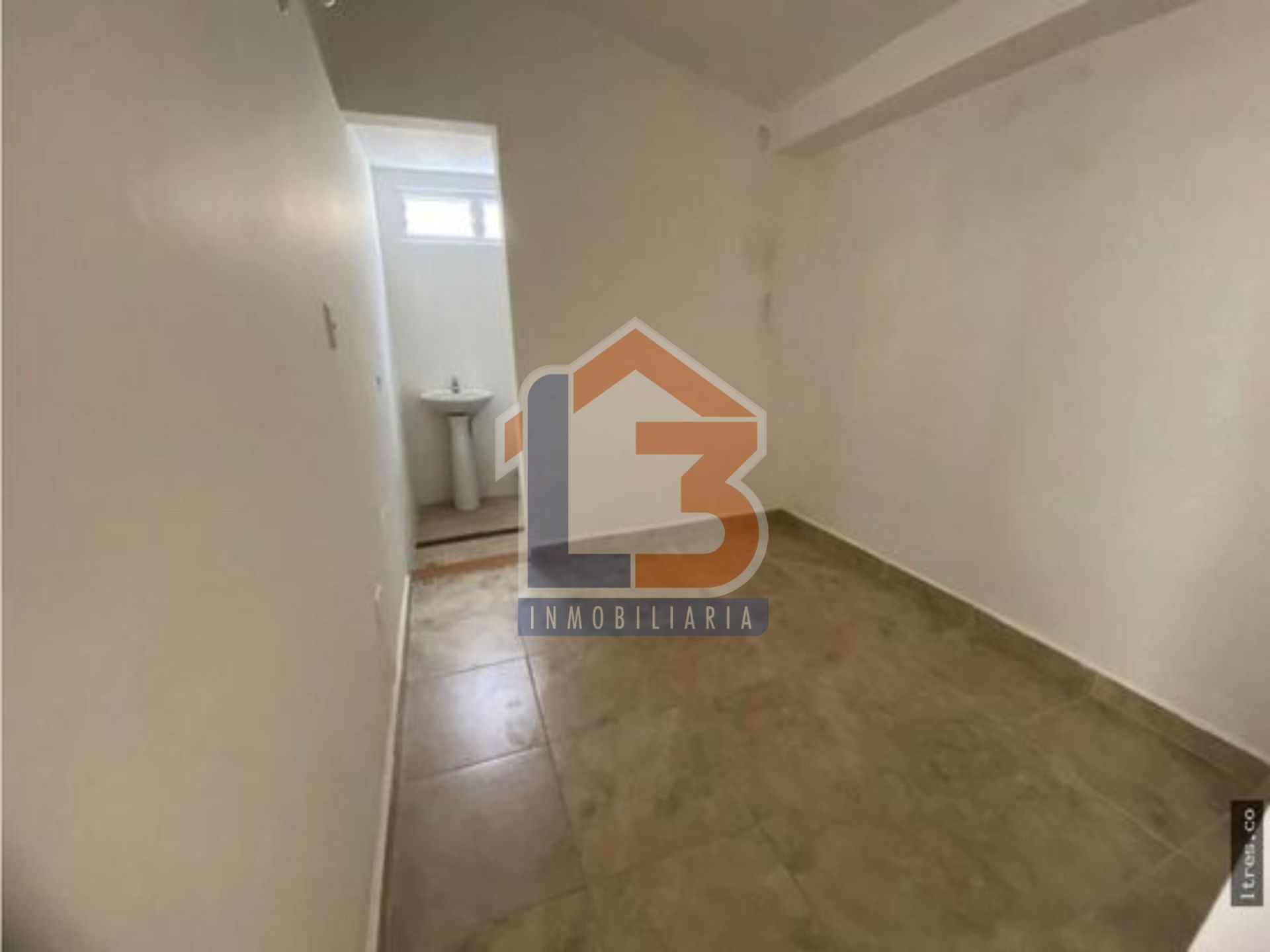SE VENDE CASA EN LAURELES 20..jpg
