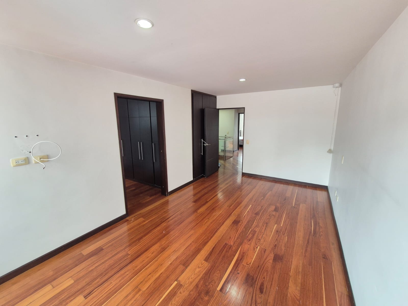SE ARRIENDA CASA BARRIO PROFESIONALES 22..jpg