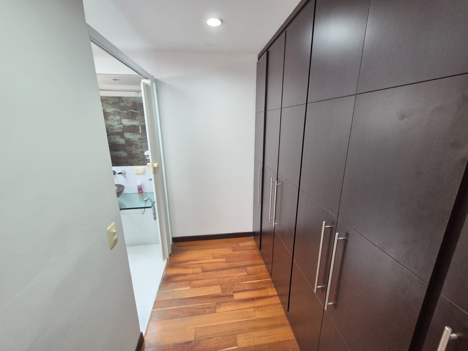 SE ARRIENDA CASA BARRIO PROFESIONALES 25..jpg