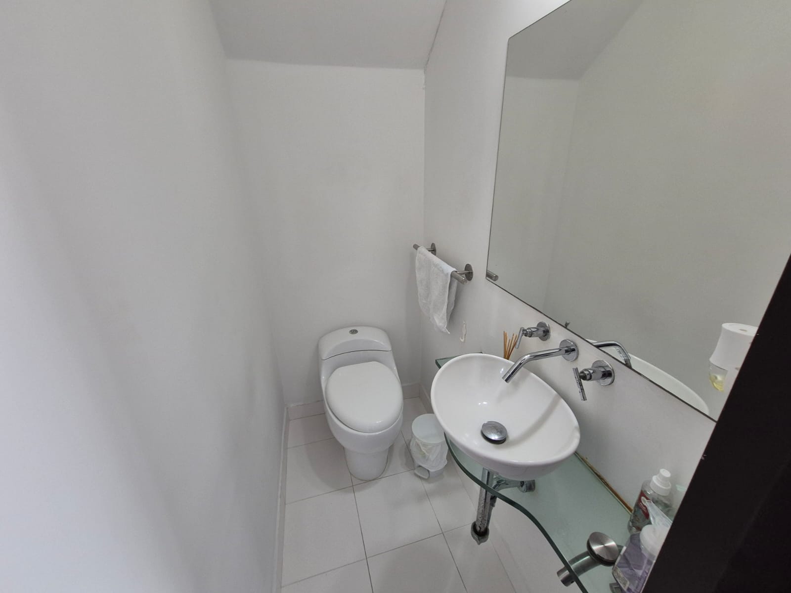 SE ARRIENDA CASA BARRIO PROFESIONALES 30..jpg
