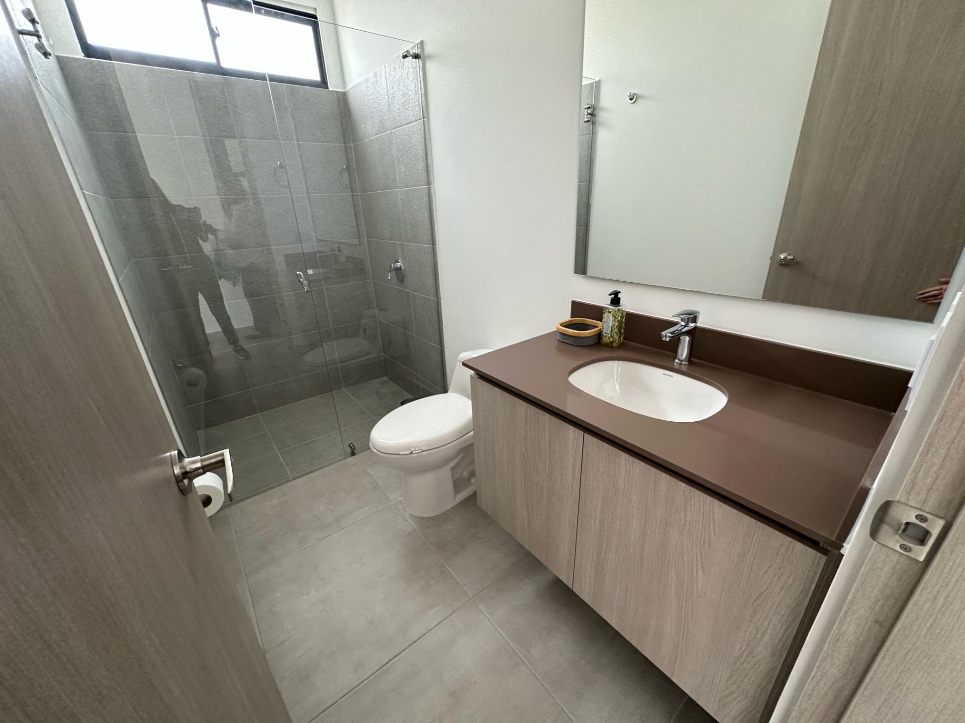 SE VENDE APARTAMENTO CAIMO 18..jpg