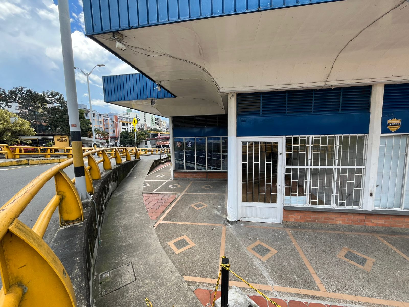 SE VENDE LOCAL SECTOR CENTRO 4..jpg