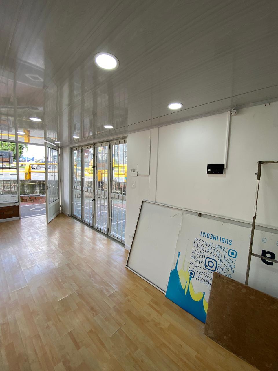 SE VENDE LOCAL SECTOR CENTRO 13..jpg