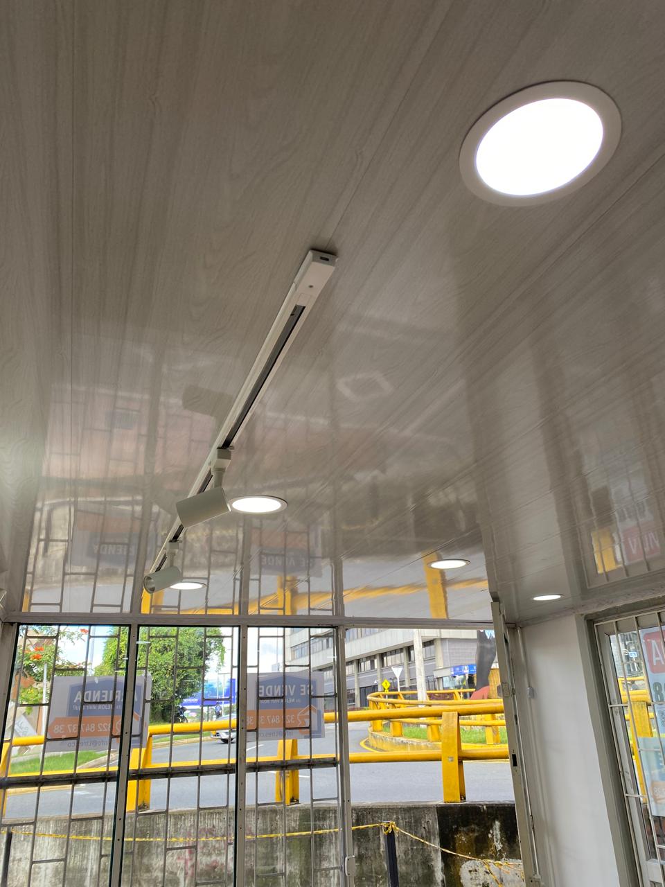 SE VENDE LOCAL SECTOR CENTRO 14..jpg