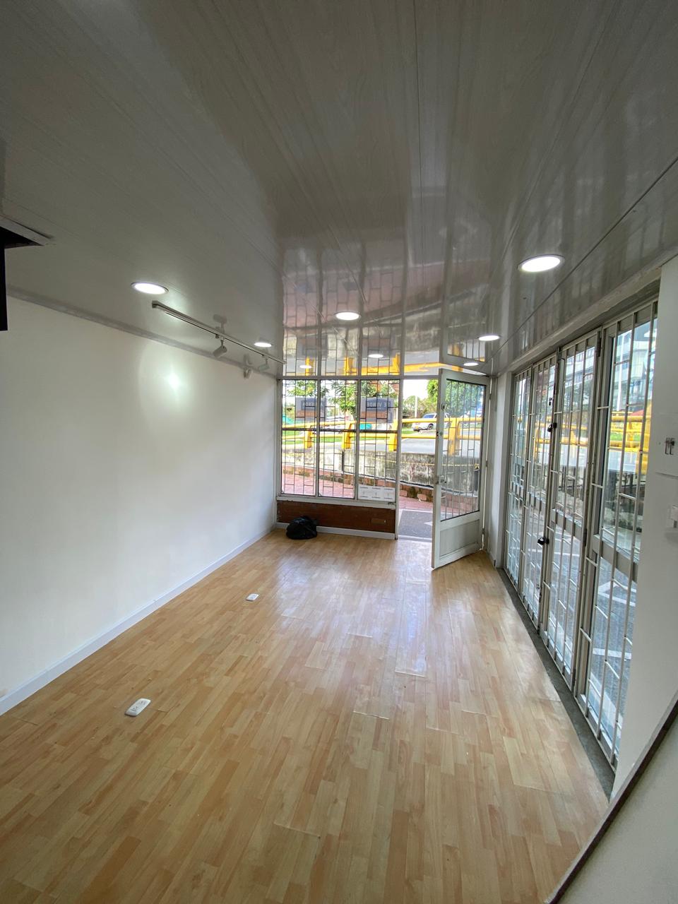 SE VENDE LOCAL SECTOR CENTRO 15..jpg