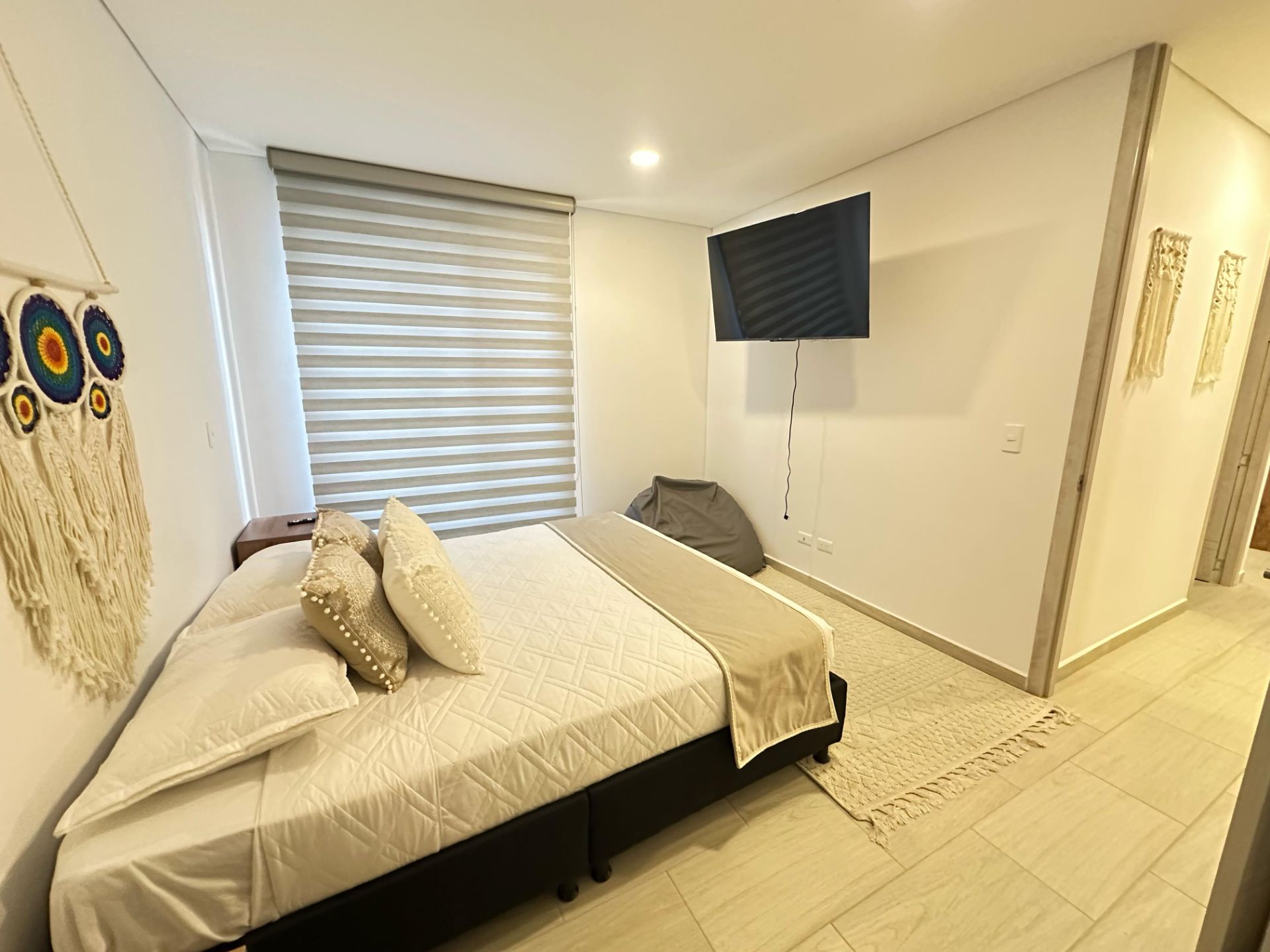 hermoso apartaestudio de dos habitaciones en bario laureles (2).jpg