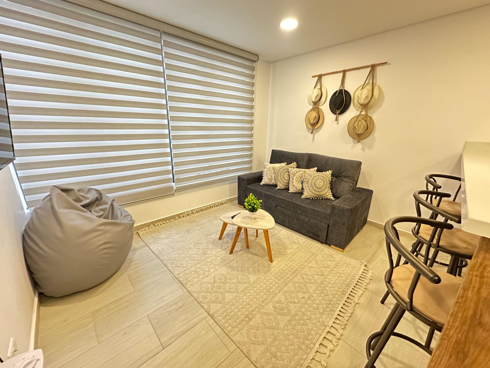 hermoso apartaestudio de dos habitaciones en bario laureles (3).jpg