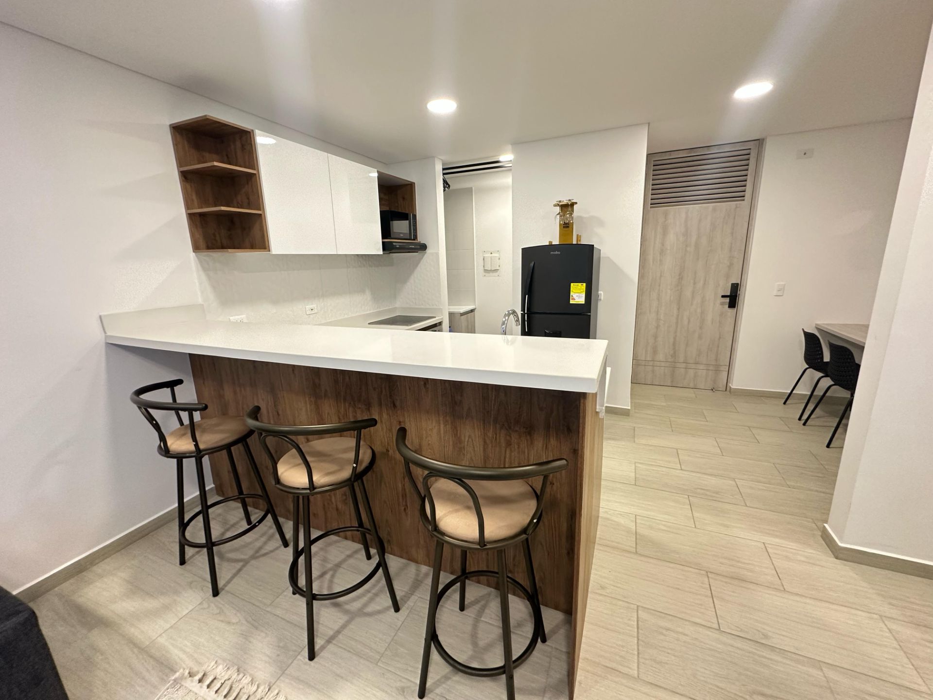 hermoso apartaestudio de dos habitaciones en bario laureles (22).jpg