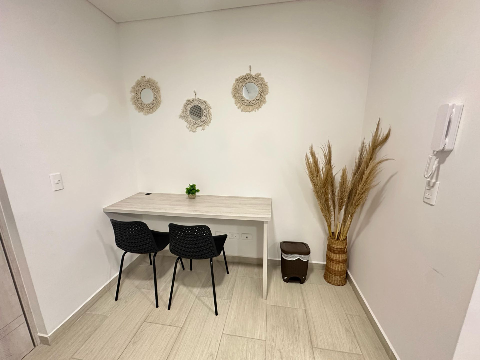 hermoso apartaestudio de dos habitaciones en bario laureles (24).jpg