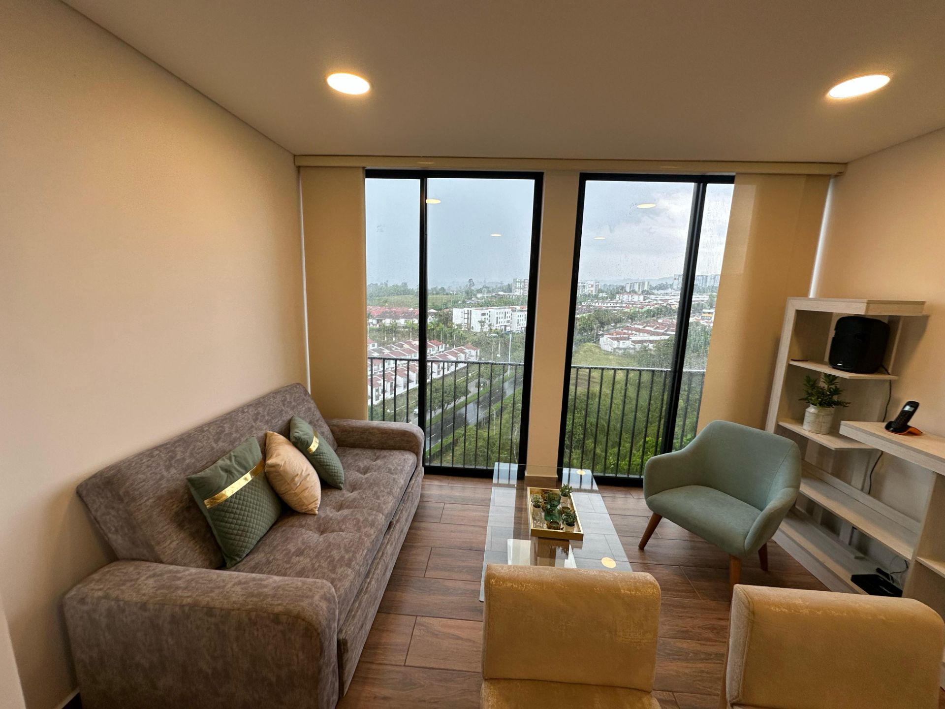 Hermoso apartaestudio amoblado en barrio laureles (5).jpg