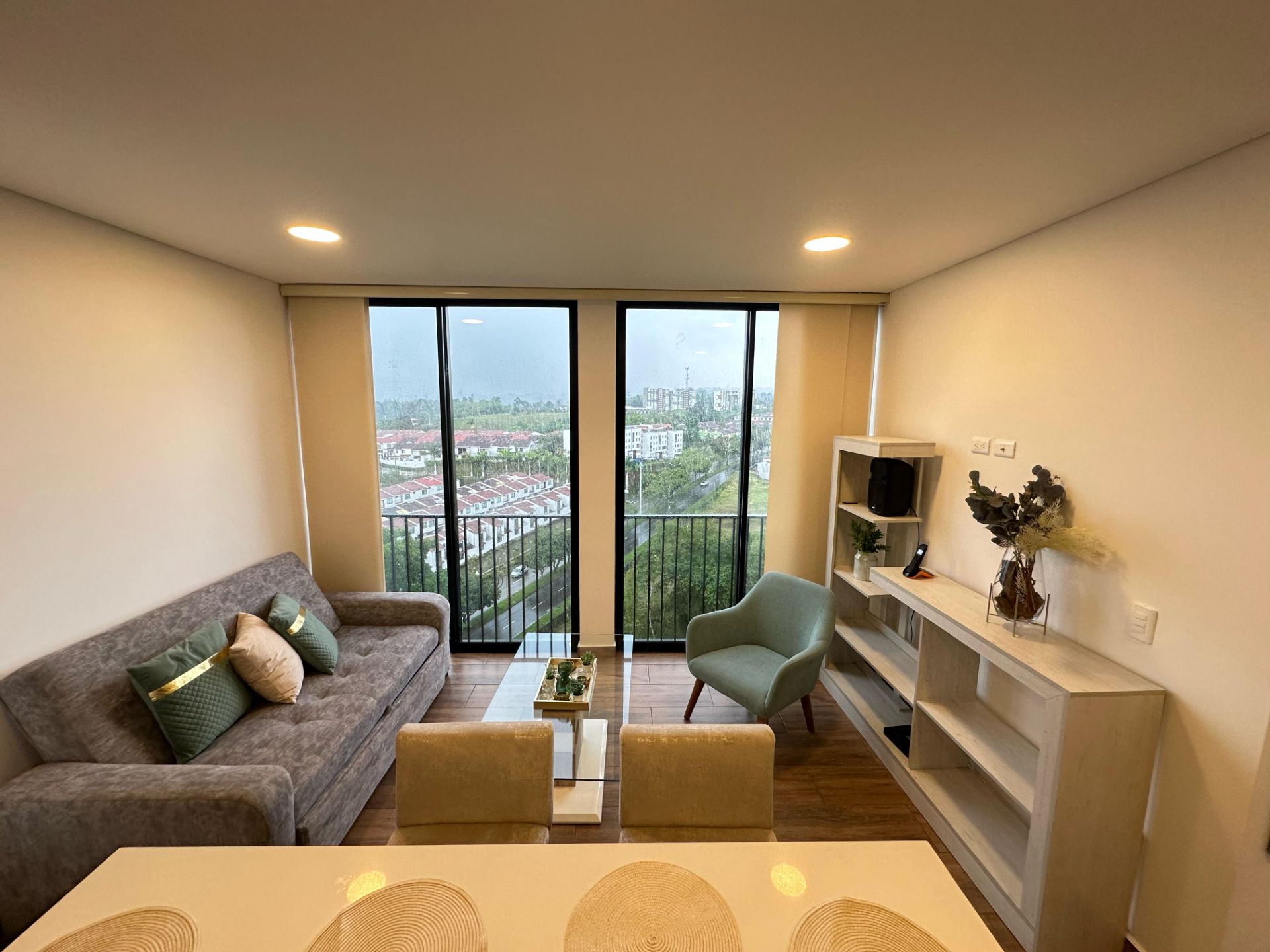 Hermoso apartaestudio amoblado en barrio laureles (9).jpg