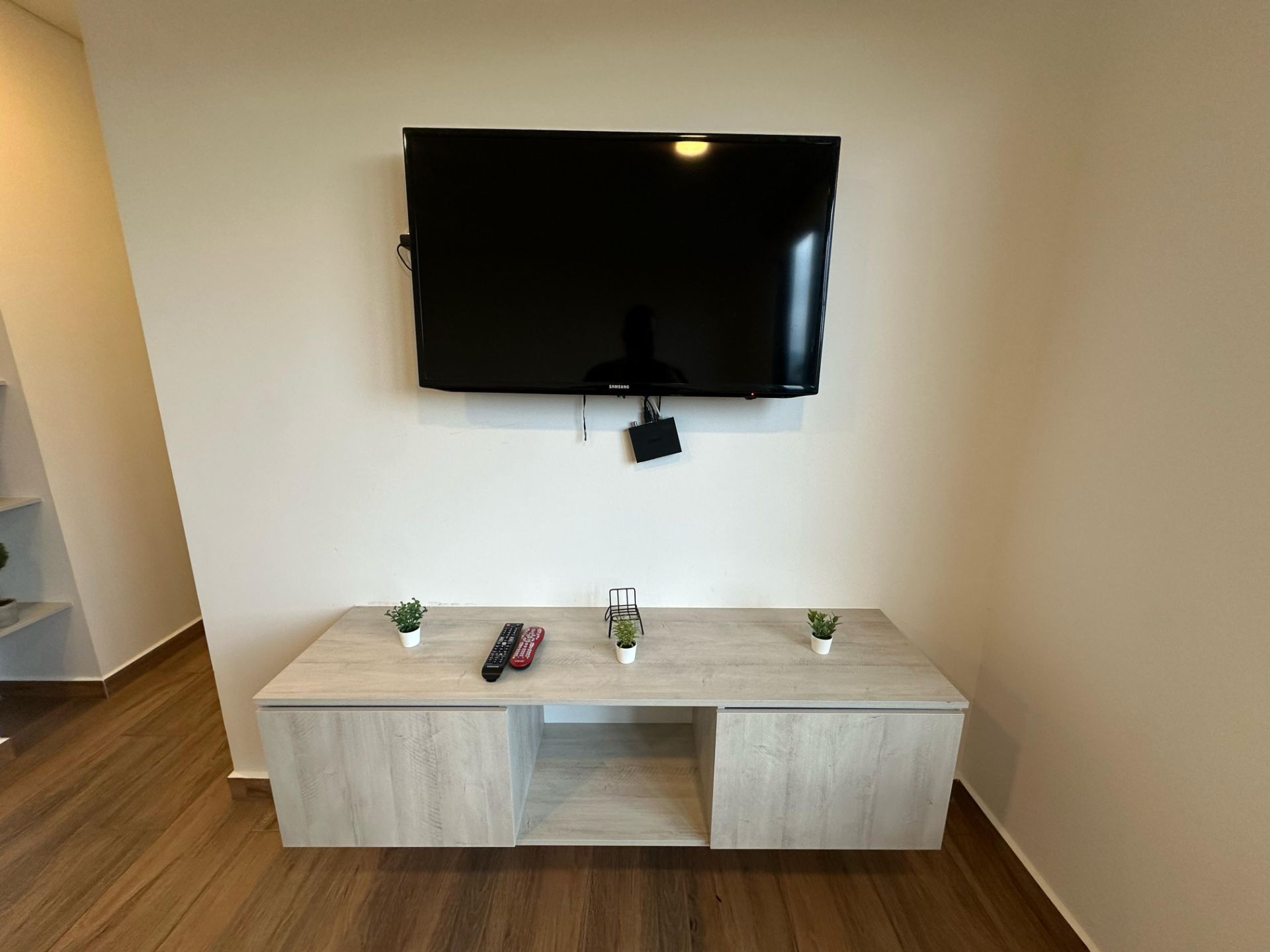 Hermoso apartaestudio amoblado en barrio laureles (20).jpg