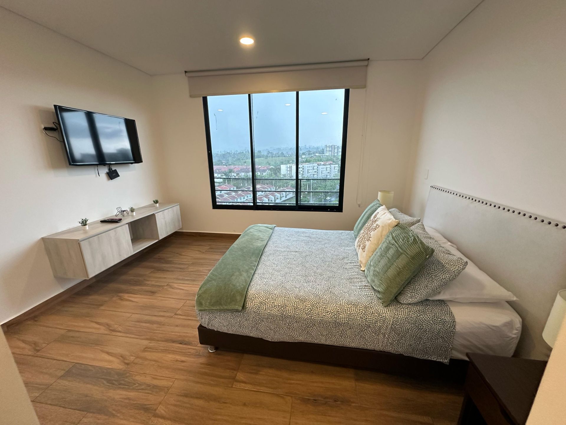 Hermoso apartaestudio amoblado en barrio laureles (23).jpg