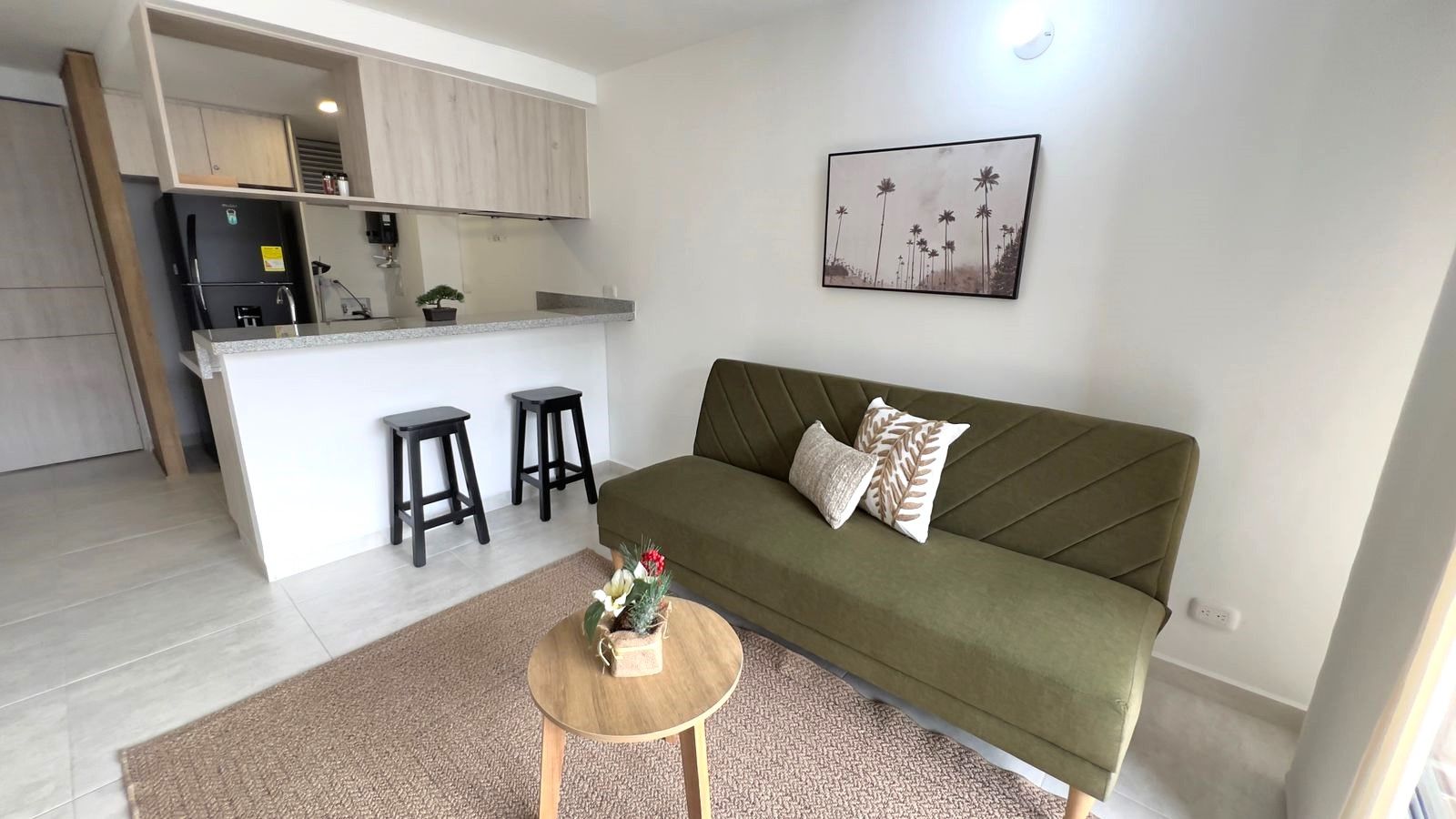 hermoso apartaestudio amoblado en av 19 norte alquiler por noches (1).jpg