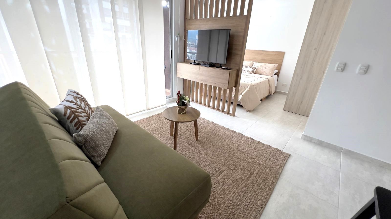 hermoso apartaestudio amoblado en av 19 norte alquiler por noches (2).jpg