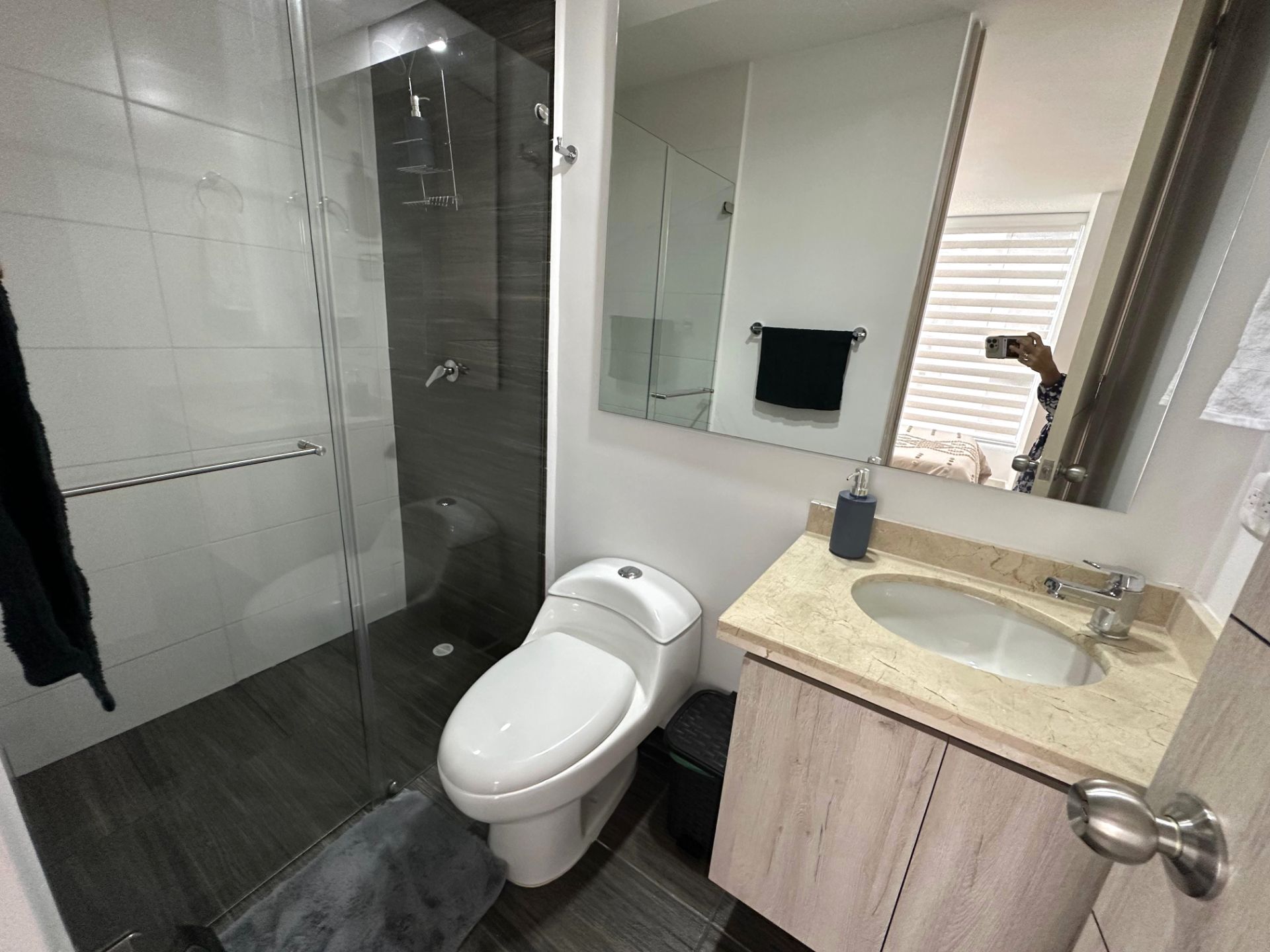 hermoso apartaestudio amoblado en av 19 norte alquiler por noches (10).jpg