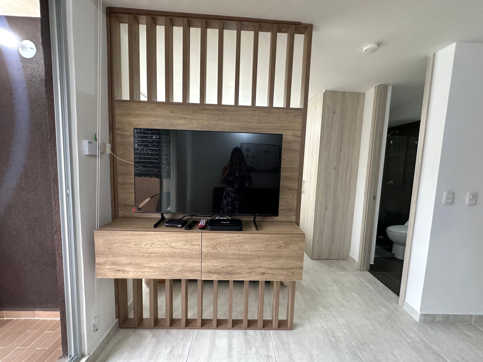 hermoso apartaestudio amoblado en av 19 norte alquiler por noches (7).jpg