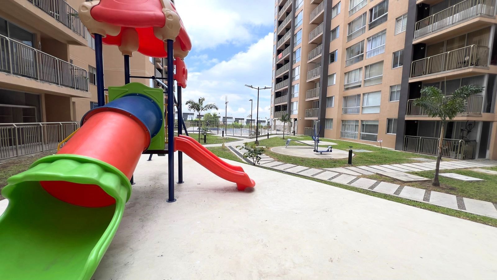 hermoso apartaestudio amoblado en av 19 norte alquiler por noches (38).jpg