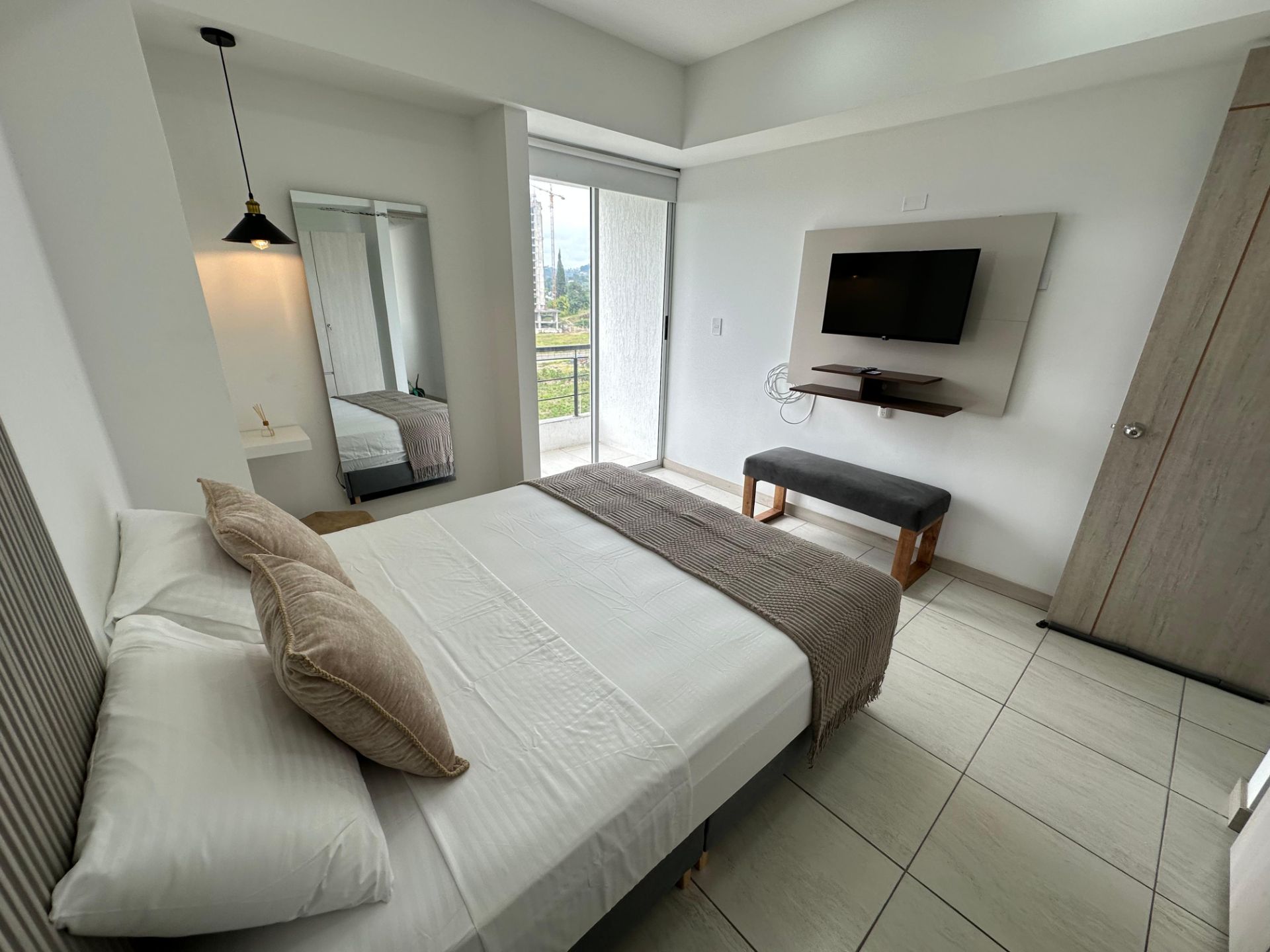 hermoso apartaestudio de dos ambientes en av bolivar oro negro  (2).jpg
