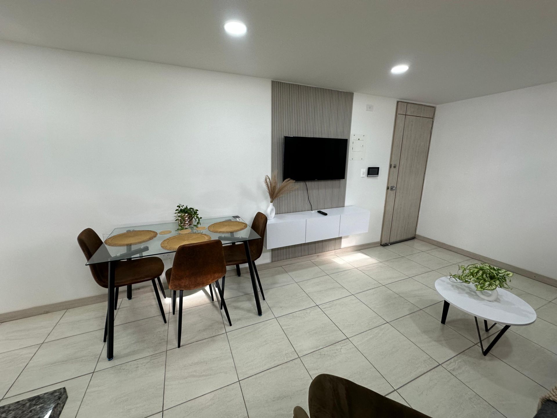 hermoso apartaestudio de dos ambientes en av bolivar oro negro  (35).jpg