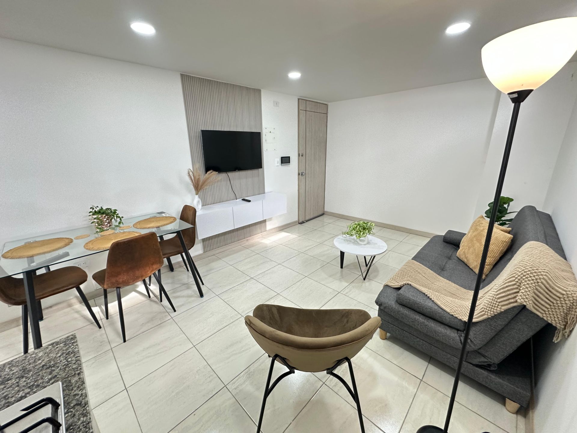 hermoso apartaestudio de dos ambientes en av bolivar oro negro  (40).jpg