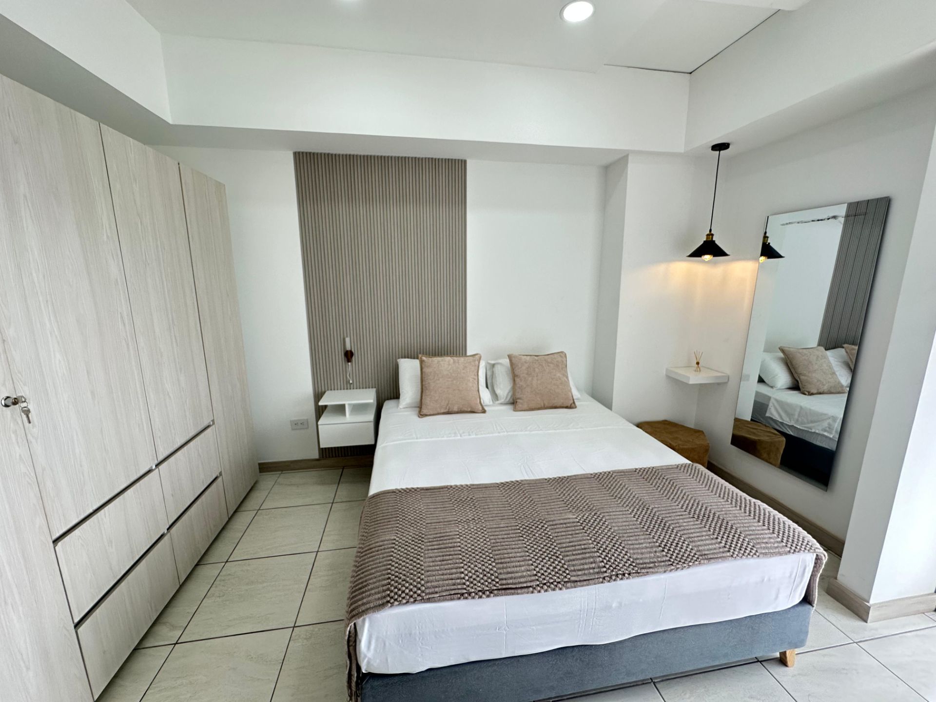 hermoso apartaestudio de dos ambientes en av bolivar oro negro  (46).jpg