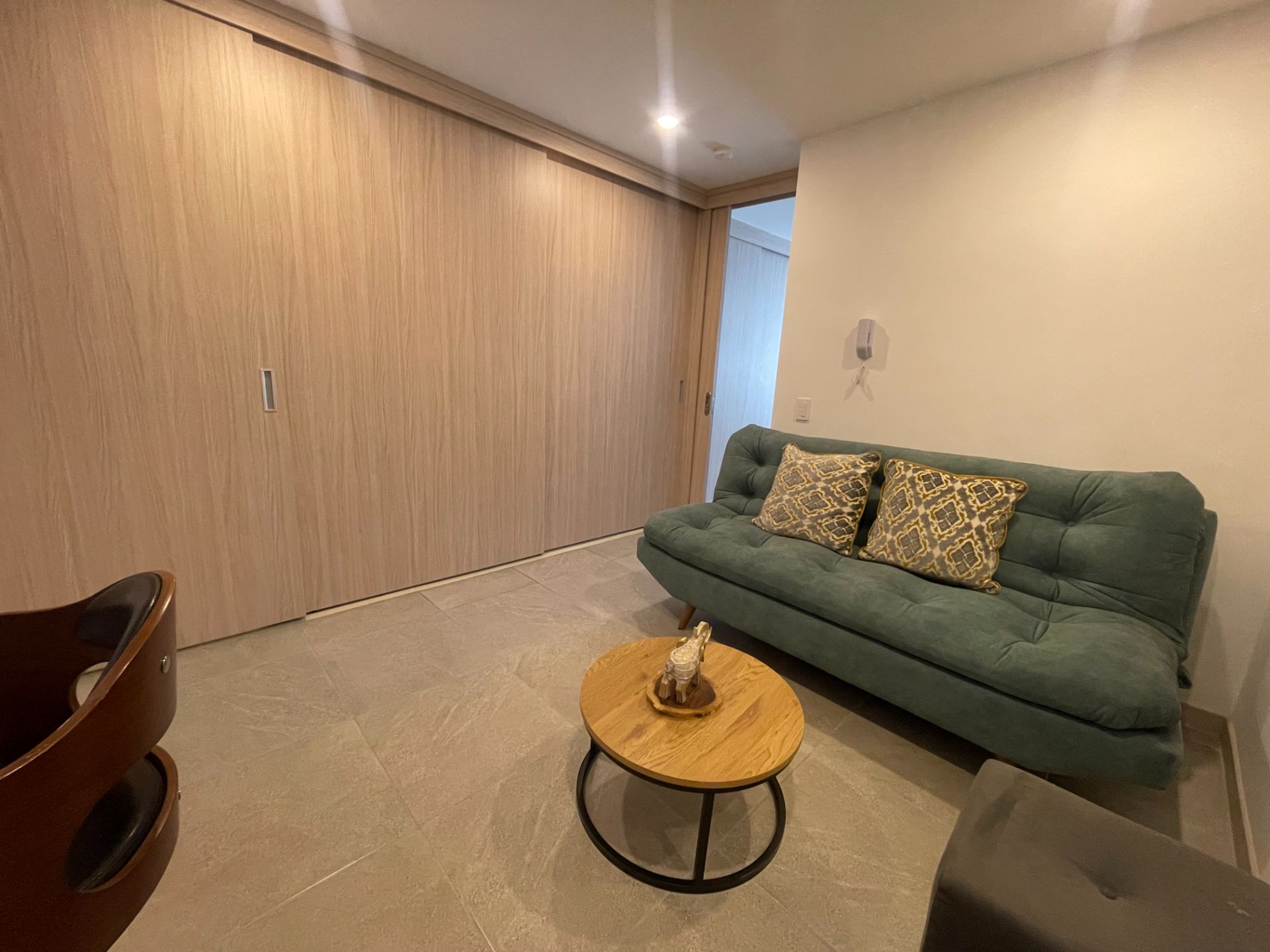 SE VENDE APARTAESTUDIO EN VIA CENTENARIO 2..JPG