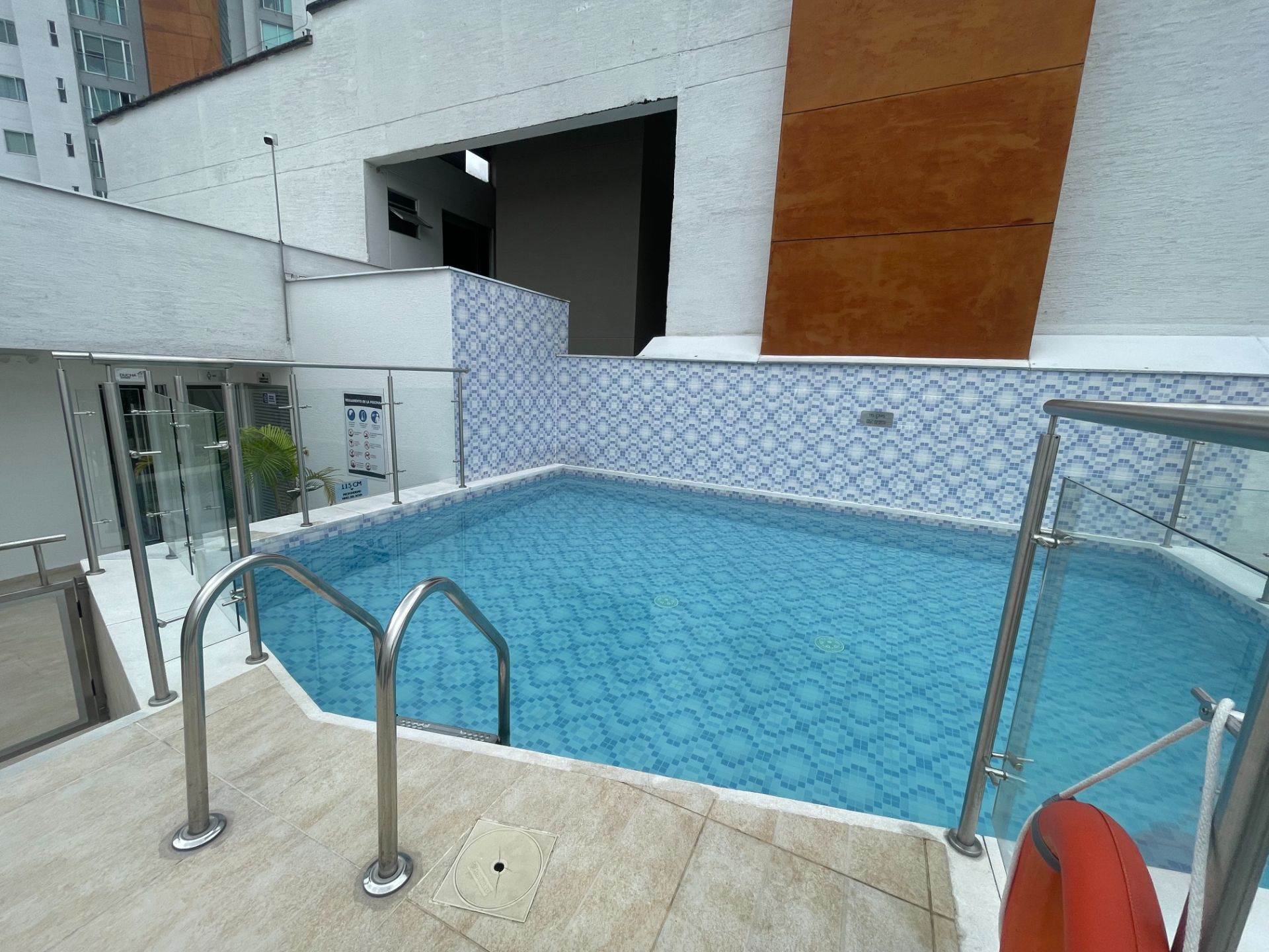 SE VENDE APARTAESTUDIO EN VIA CENTENARIO 24..JPG