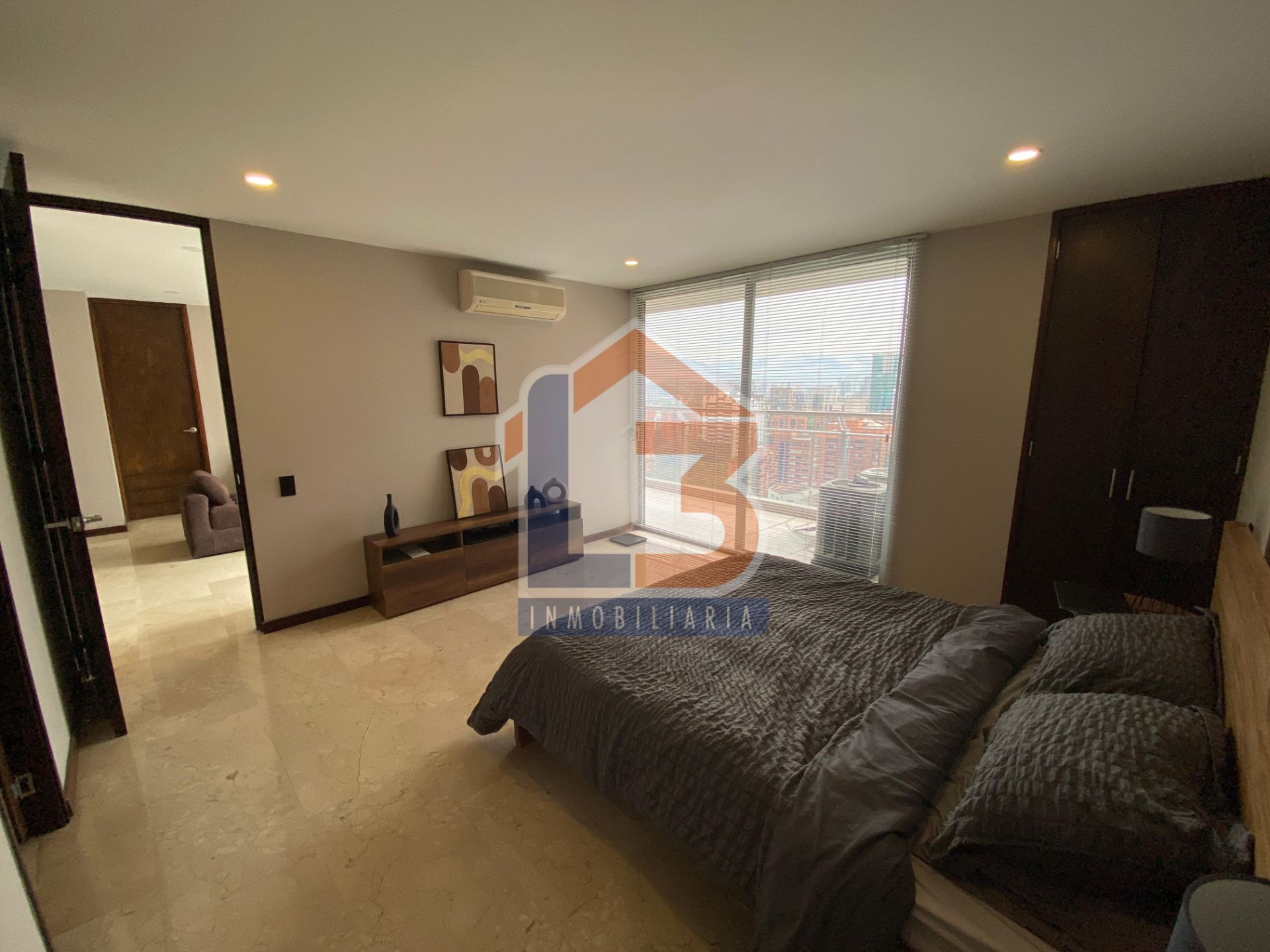 SE VENDE APARTAMENTO SECTOR EL POBLADO 11..jpg