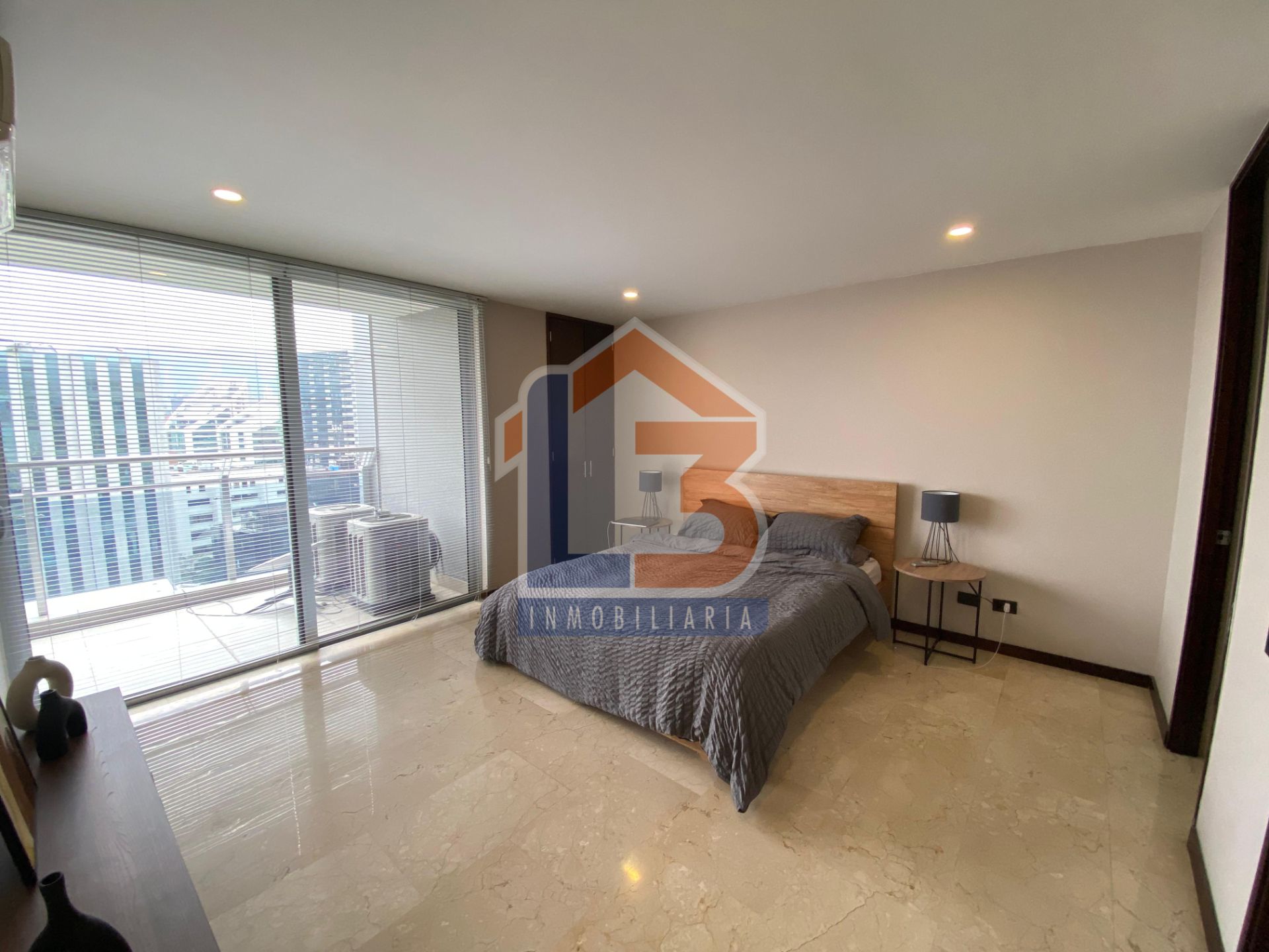 SE VENDE APARTAMENTO SECTOR EL POBLADO 12..jpg