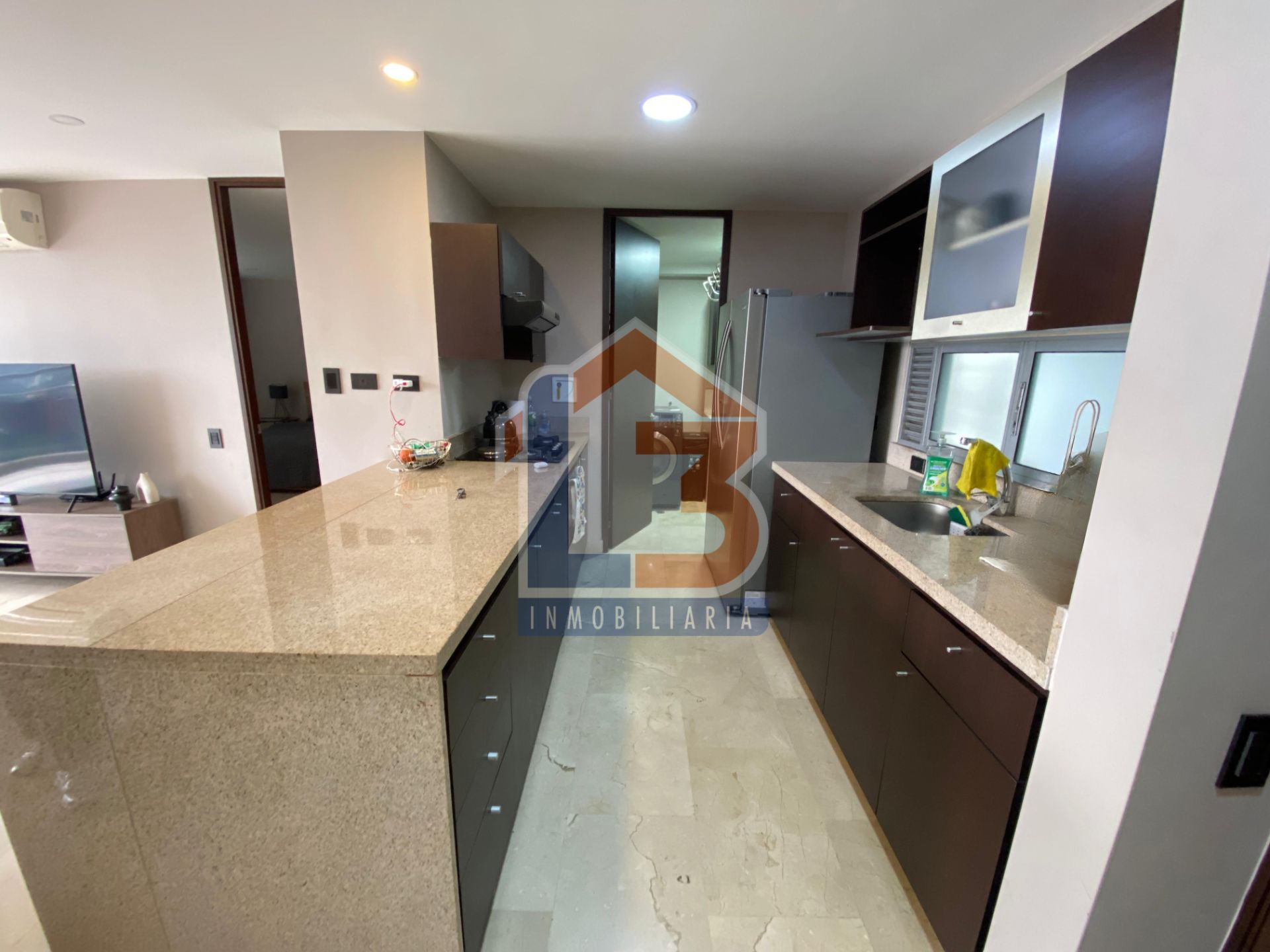 SE VENDE APARTAMENTO SECTOR EL POBLADO 8..jpg