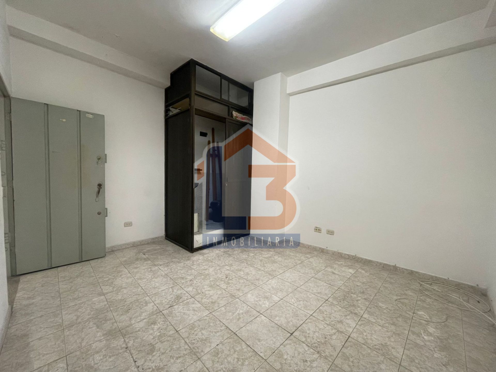 SE VENDEN OFICINAS EN EL CENTRO (5).jpg