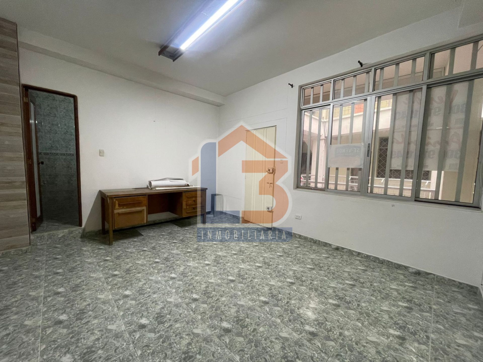 SE VENDEN OFICINAS EN EL CENTRO (9).jpg