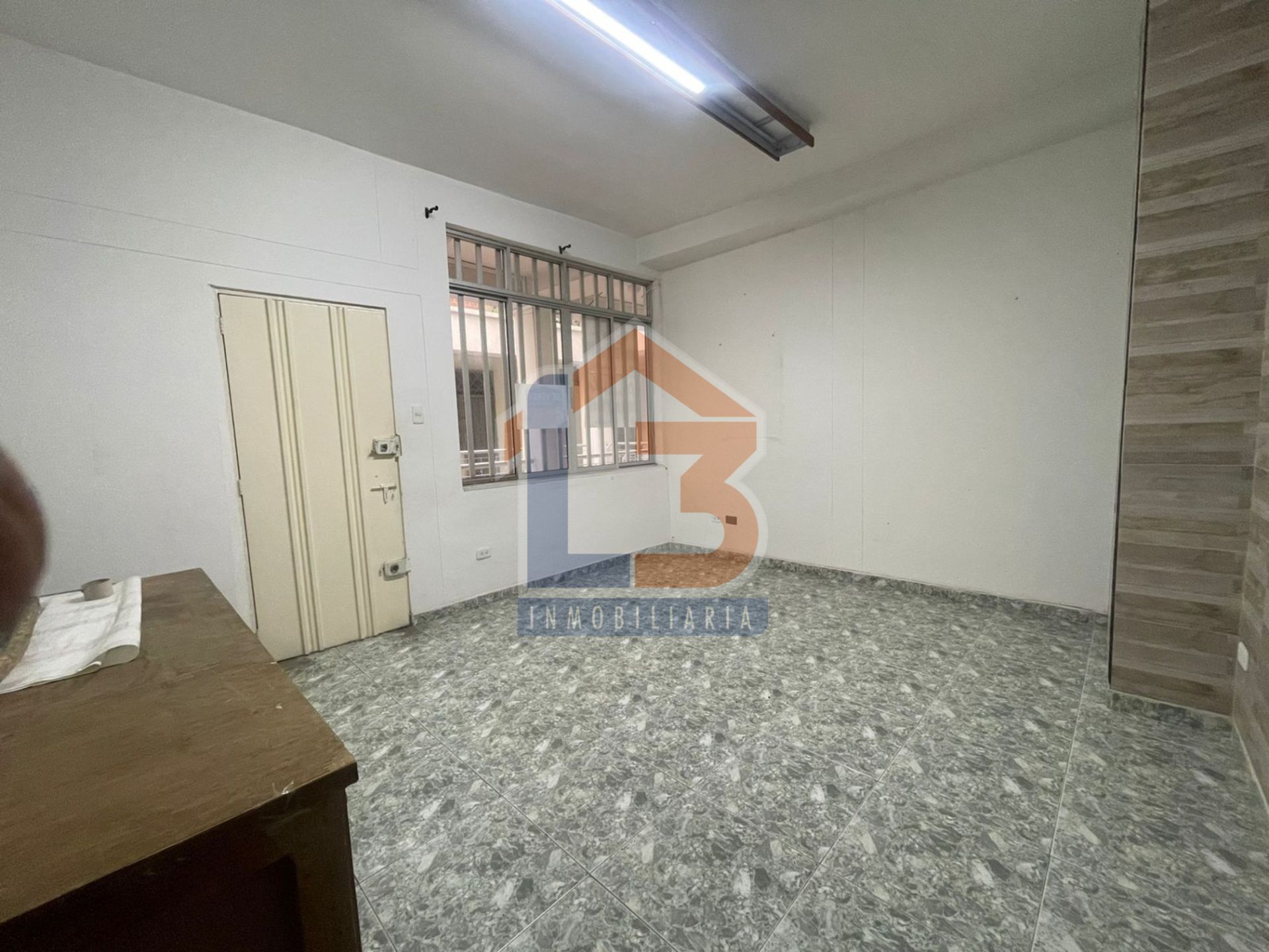 SE VENDEN OFICINAS EN EL CENTRO (12).jpg
