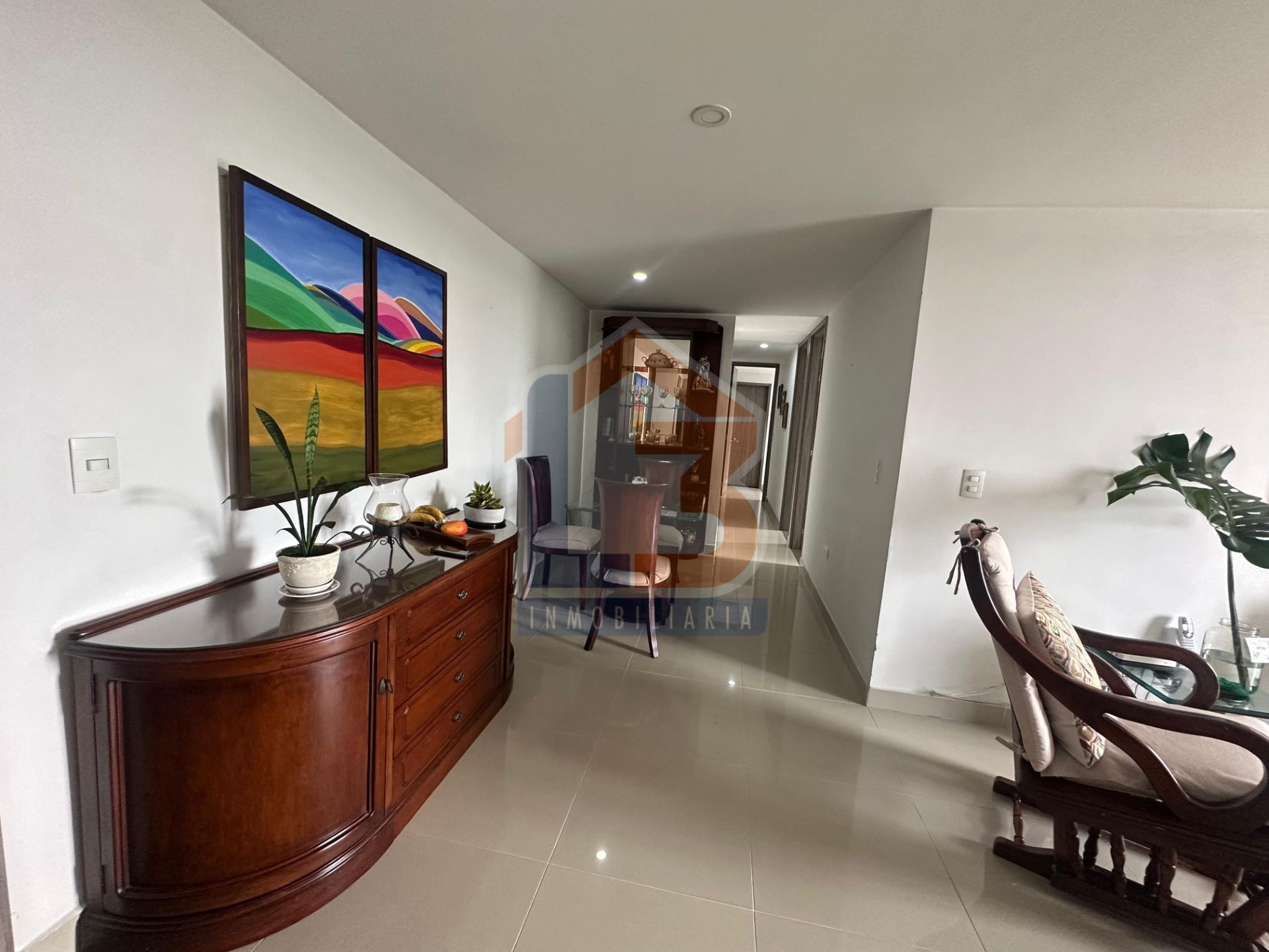 SE VENDE APTO EN LAURELES (4).jpg