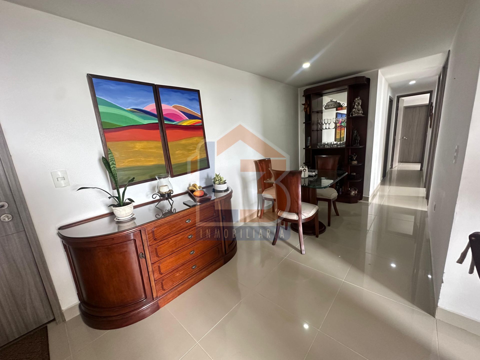 SE VENDE APTO EN LAURELES (5).jpg