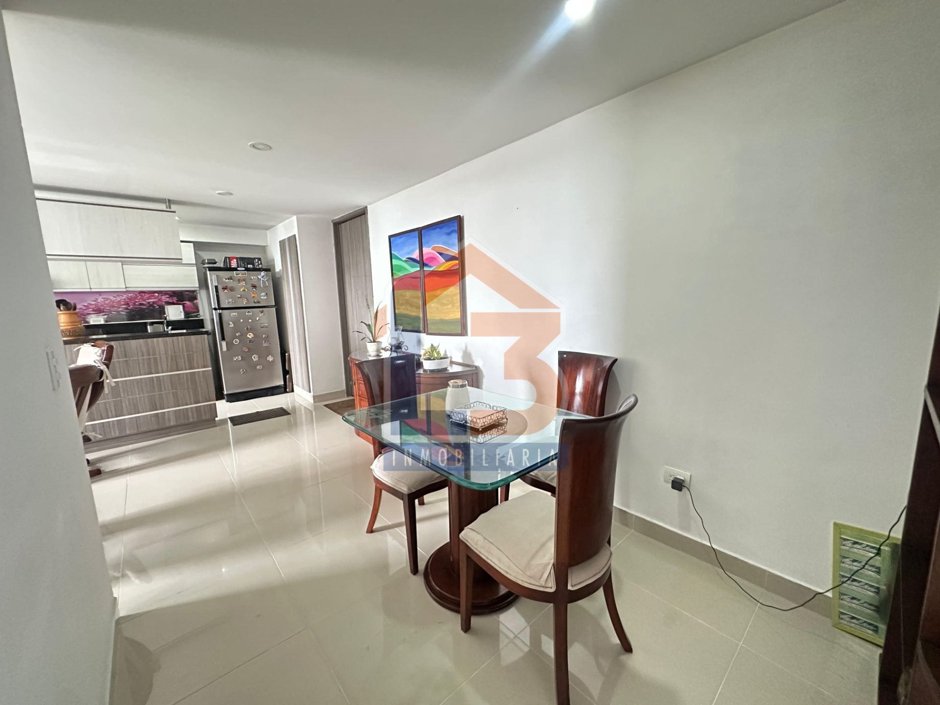 SE VENDE APTO EN LAURELES (6).jpg