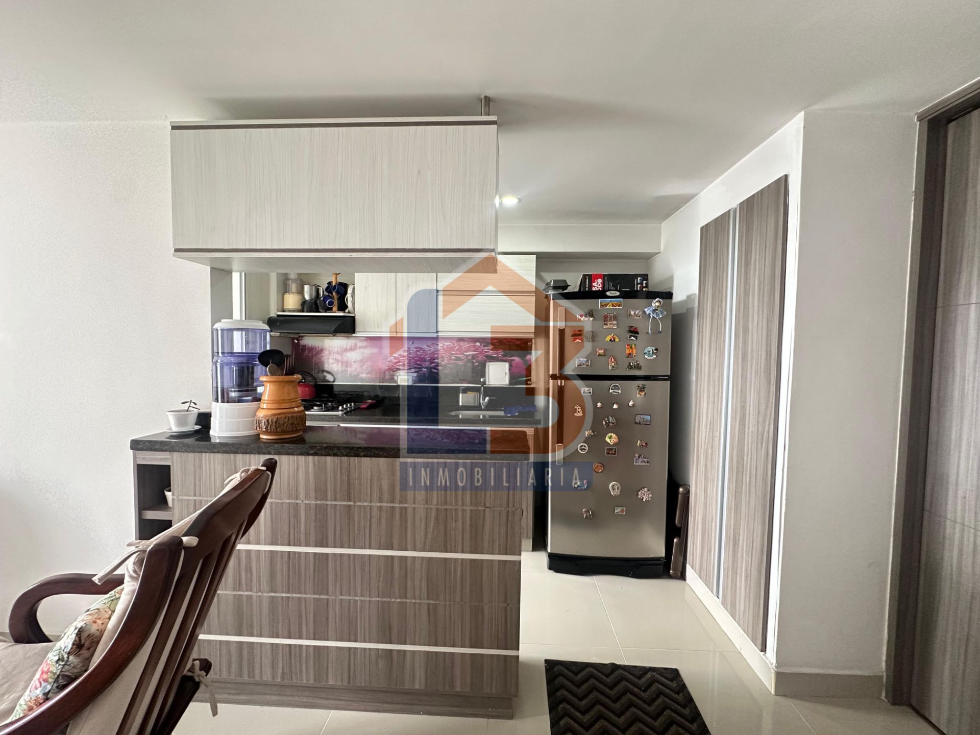 SE VENDE APTO EN LAURELES (7).jpg
