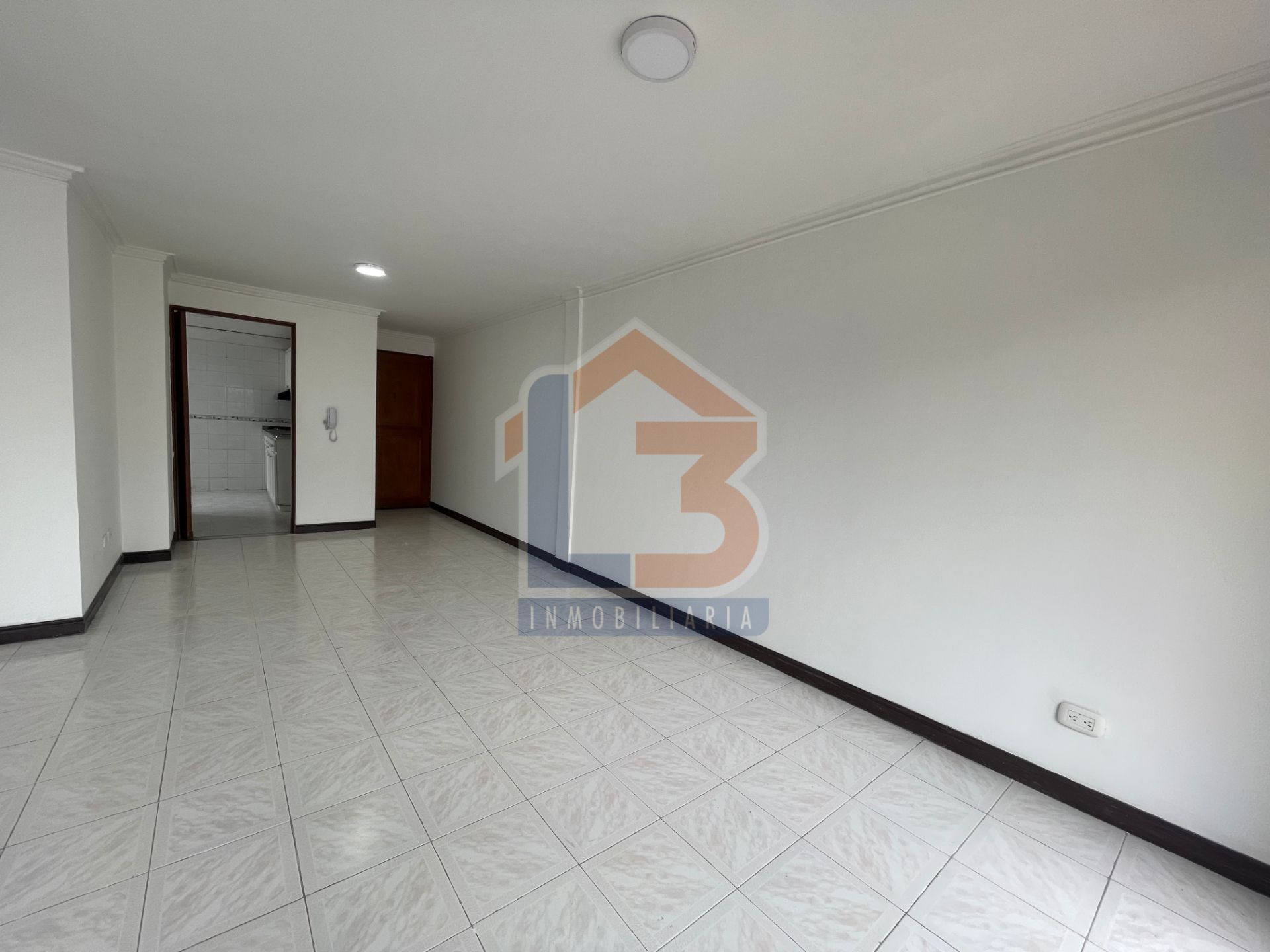 SE VENDE APARTEMENTO FUNDADORES 3..jpg
