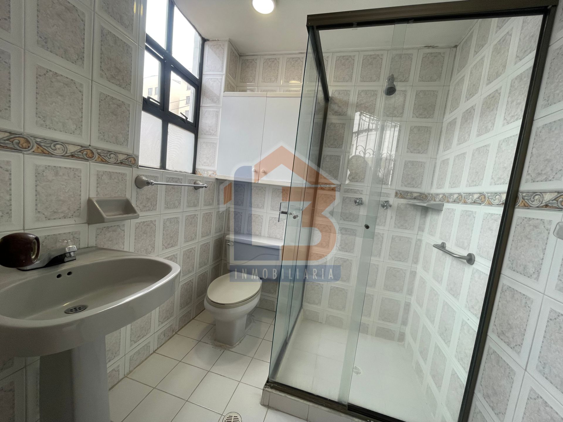 SE VENDE APARTEMENTO FUNDADORES 6..jpg