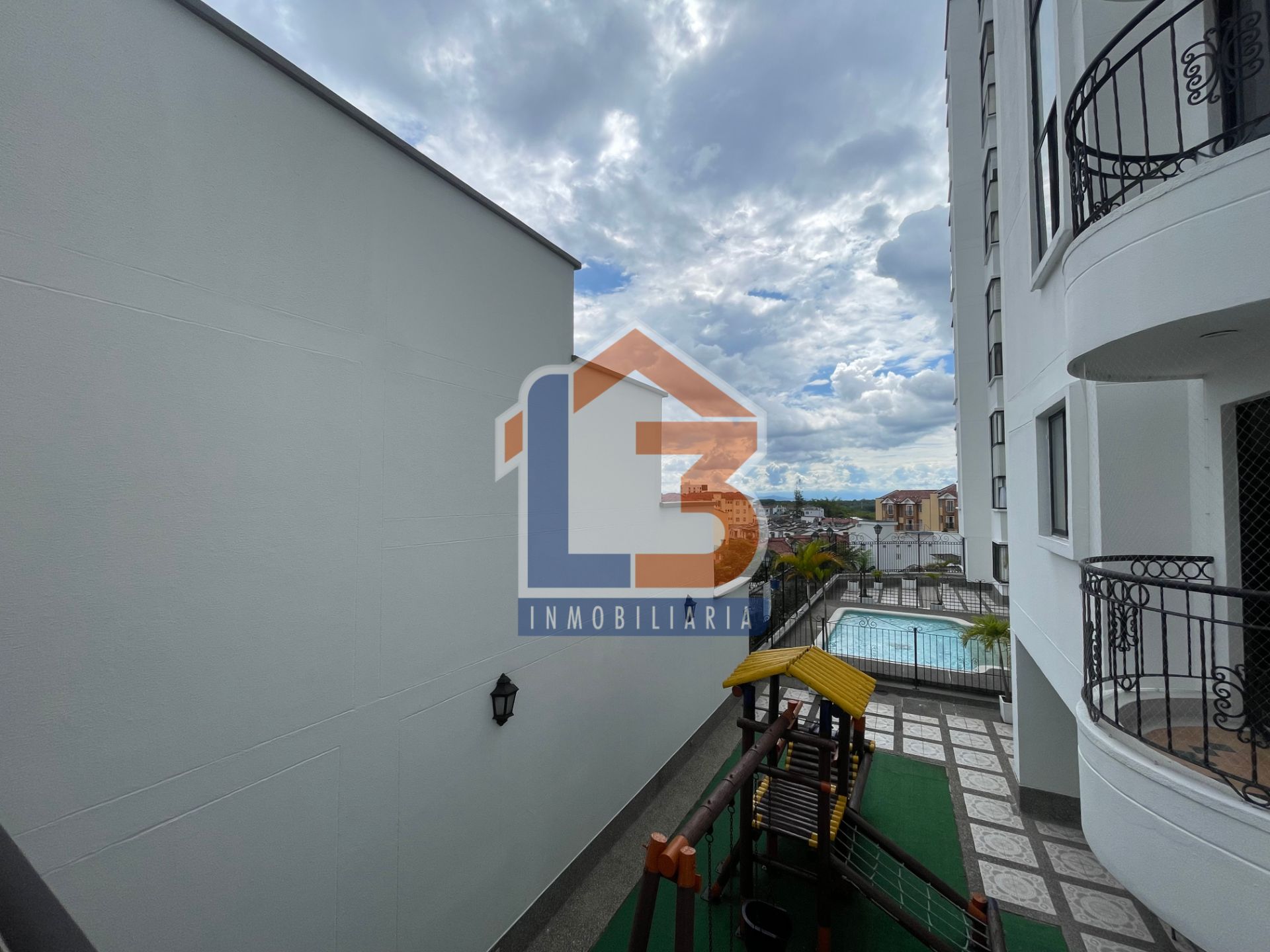 SE VENDE APARTEMENTO FUNDADORES 13..jpg