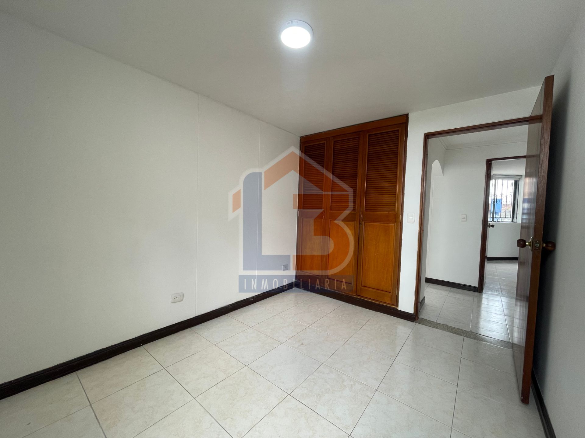 SE VENDE APARTEMENTO FUNDADORES 17..jpg