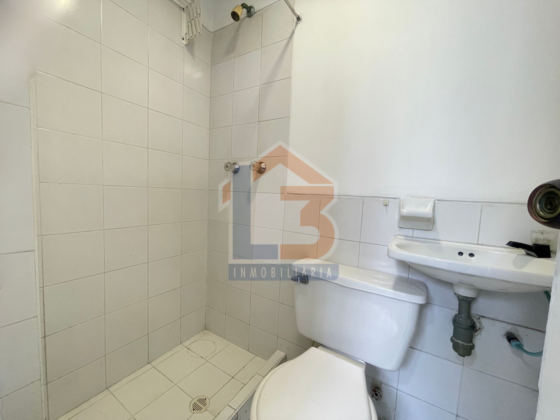 SE VENDE APARTEMENTO FUNDADORES 26..jpg