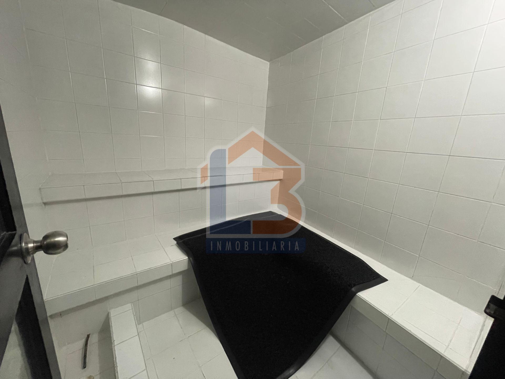 SE VENDE APARTEMENTO FUNDADORES 35..jpg