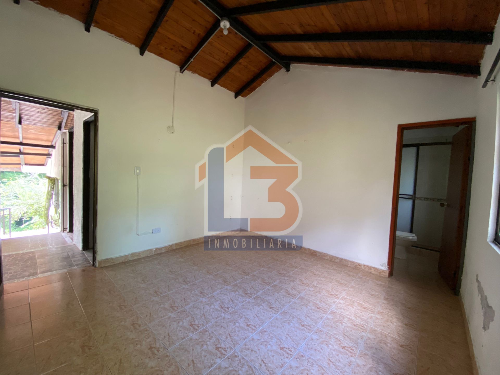 SE VENDE CASA EN VEREDA ALBANIA  (3).jpg