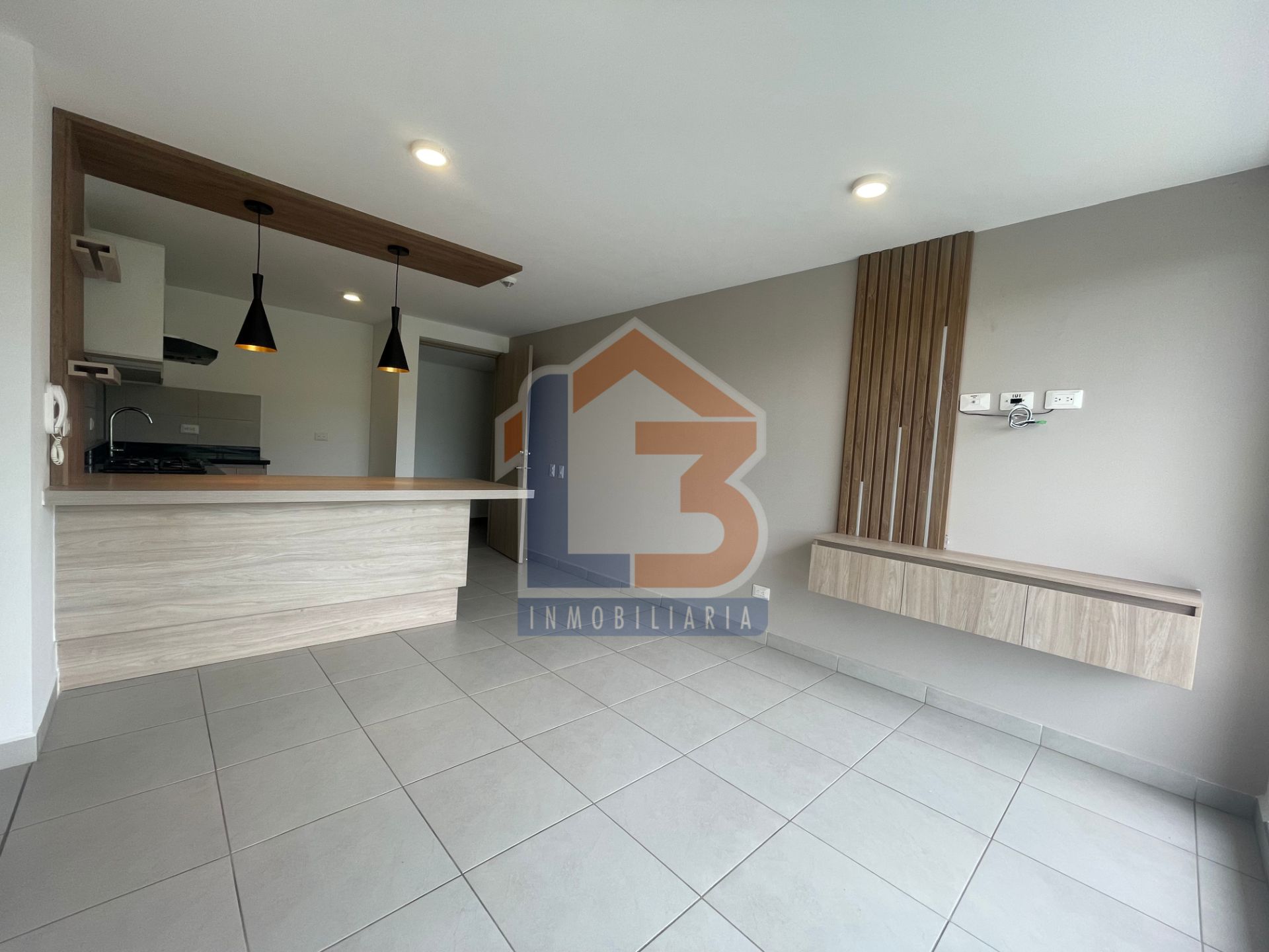 SE VENDE APARTAMENTO AVENIDA CENTENARIO 3..jpg