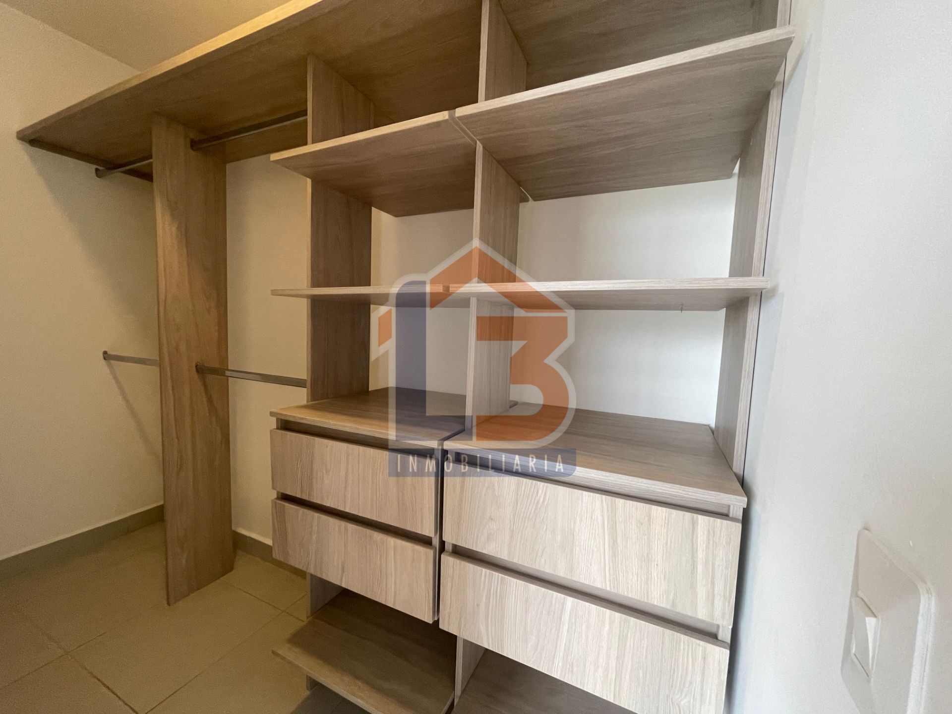 SE VENDE APARTAMENTO AVENIDA CENTENARIO 8..jpg